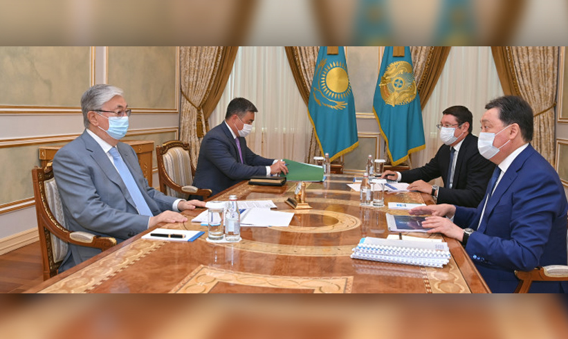 The President receives the Prime Minister Askar Mamin and Chief Executive Officer of “Samruk-Kazyna” Almassadam Satkaliyev