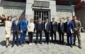 Глава АО «Самрук-Қазына» Нурлан Жакупов встретился в Пекине с руководством корпорации Huawei