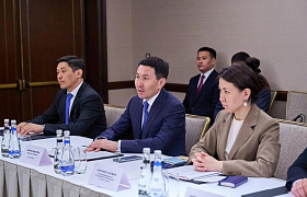 «Самұрық-Қазына» басшысы Нұрлан Жақыпов NEQSOL Holding компаниясының Басқарма мүшесі Кирилл Рубинскиймен кездесті