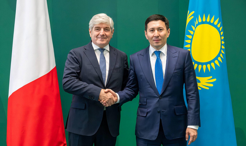 Chairman of the Management Board of Samruk-Kazyna JSC, Nurlan Zhakupov, met with Alessandro Bernini, President of the Italian company Maire Tecnimont, on the sidelines of the Regional Environmental Summit