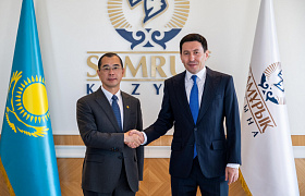 Chairman of the Management Board of Samruk-Kazyna JSC, Nurlan Zhakupov, met with the President of China Energy International Group Co., Ltd, Qiao Xubin