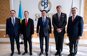 Председатель правления АО «Самрук-Қазына» Нурлан Жакупов встретился со спецпосланником Президента США по делам Южной и Центральной Азии, Послом США в Индии Серджио Гором и Первым заместителем Государственного секретаря Кристофером Ландау