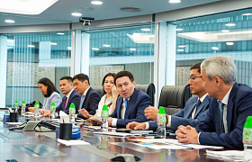 «Самұрық-Қазына» басшысы Гонконгта Қытайдың China Investment Corporation инвестициялық банкінің атқарушы президенті Ясонг Ванмен кездесті