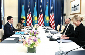АҚШ-та «Самұрық-Қазына» АҚ басқарма төрағасы Нұрлан Жақыповтың америкалық инвестициялық Cove Capital компаниясының негізін қалаушысы әрі басқарушы серіктесі Пини Альтхауспен кездесті