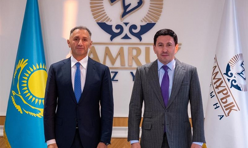 Chairman of the Samruk-Kazyna Nurlan Zhakuрov met with Azerbaijan’s Minister of Digital Development and Transport, Chairman of the AZCON Supervisory Board, Rashad Nabiyev