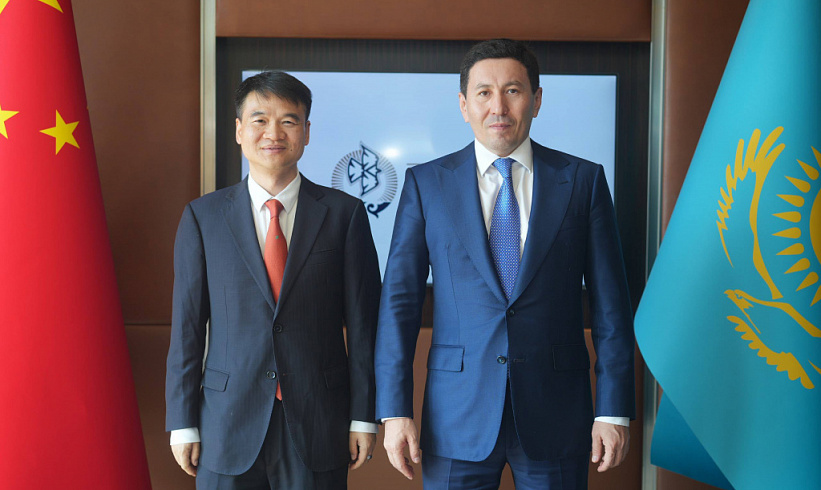 Nurlan Zhakupov, Chairman of the Management Board of Samruk-Kazyna JSC, met with Phillip Gan, President of Huawei for the Middle East and Central Asia