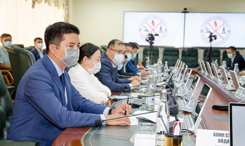 Mukhtar Mankeyev, Managing Director for Corporate Governance and Labor Relations of Samruk-Kazyna JSC, took part in the regional tripartite commission meeting on social partnership organized by the regional akimat