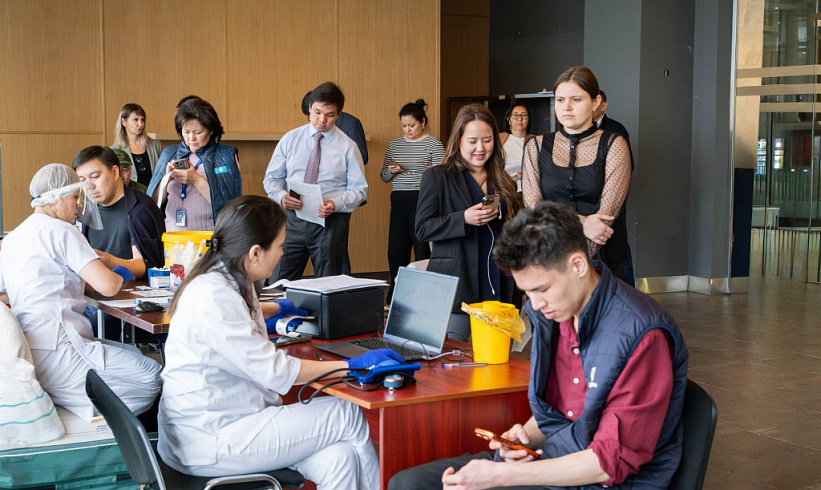 Samruk-Kazyna Hosts Donor Day