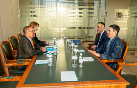 Nurlan Zhakupov, Chairman of the Management Board of Samruk-Kazyna JSC, held a meeting with Dr. Rashed Mustafa Sarwar, Head of UNICEF Representative Office in Kazakhstan