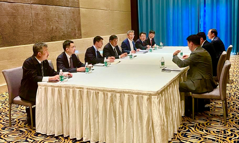 Боао Азиялық форумы аясында «Самұрық-Қазына» АҚ басшысы Нұрлан Жақыпов Қытайдың Су шаруашылығы және энергетика бойынша халықаралық корпорациясының (CWE) басшылығымен кездесті.